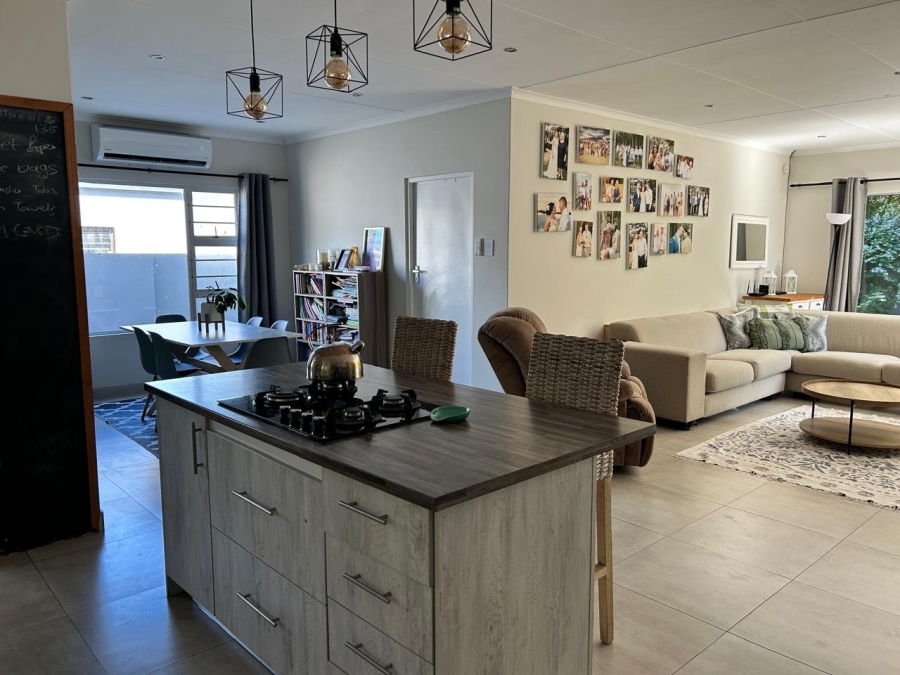 5 Bedroom Property for Sale in Sunrise On Sea Eastern Cape
